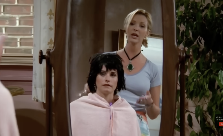 Lisa Kudrow Implore Winner Of Warner Brothers Deal To Keep WB Lot In Tact